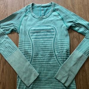 Lululemon Long Sleeve Size 4